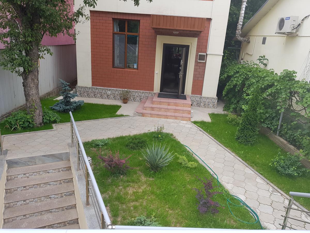 Mountain Road Hostel Almaty Exterior foto